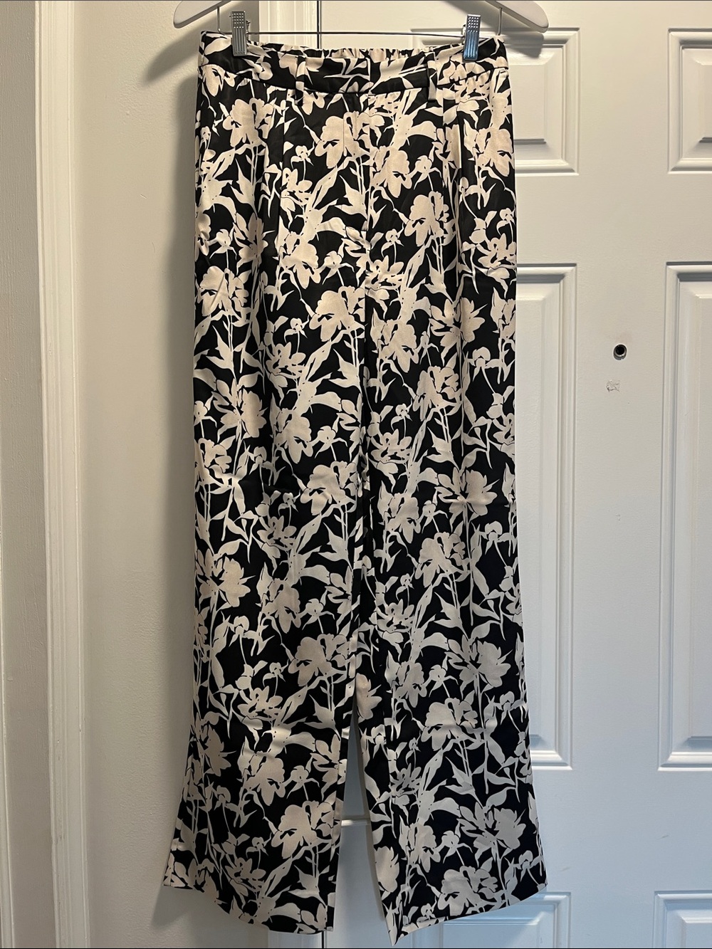 Jaclyn Smith Black & Cream Floral Wide-Leg Pants